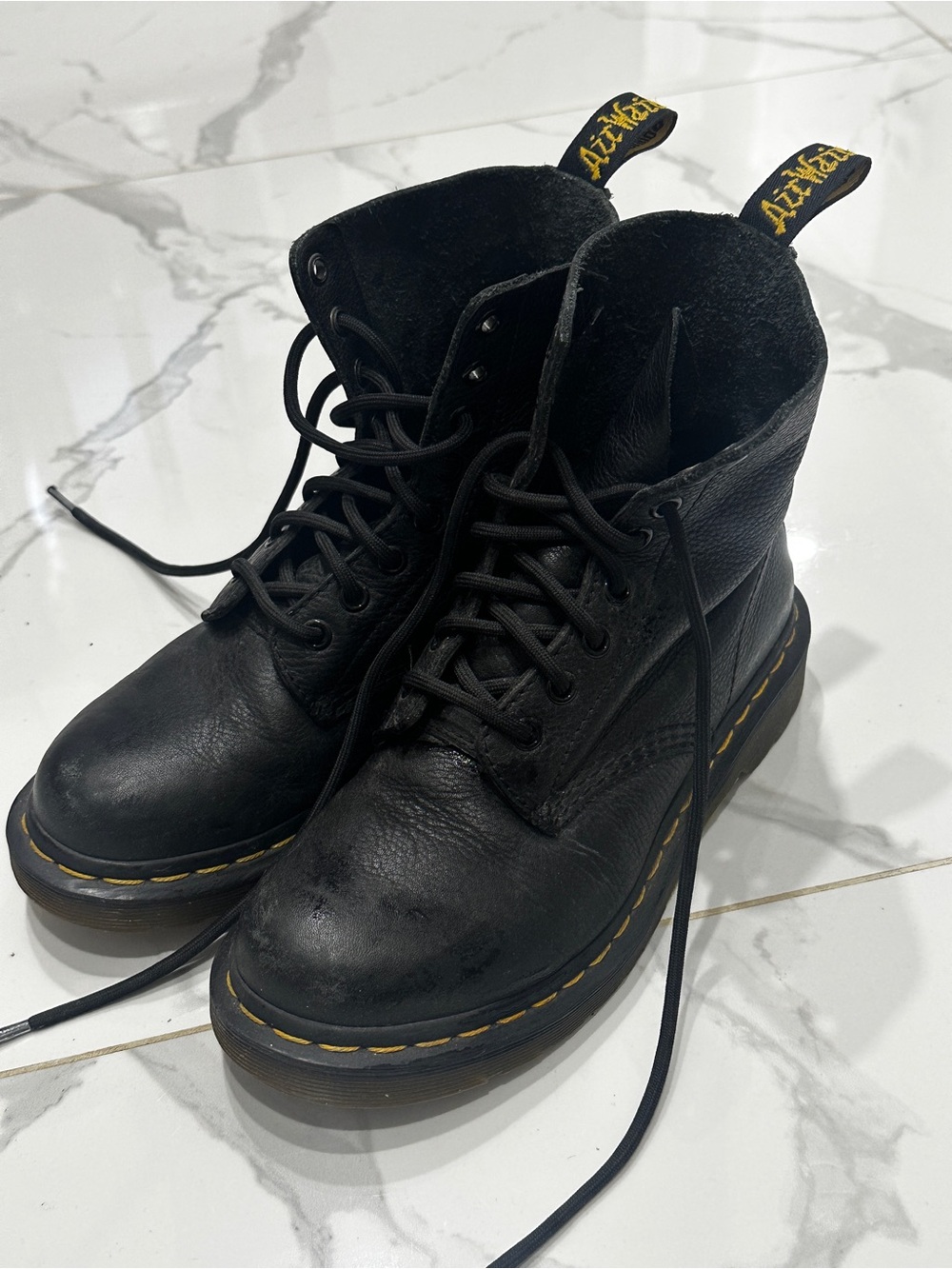 Dr. Martens Women's Black Leather Lace-Up Boots 1460 pascal